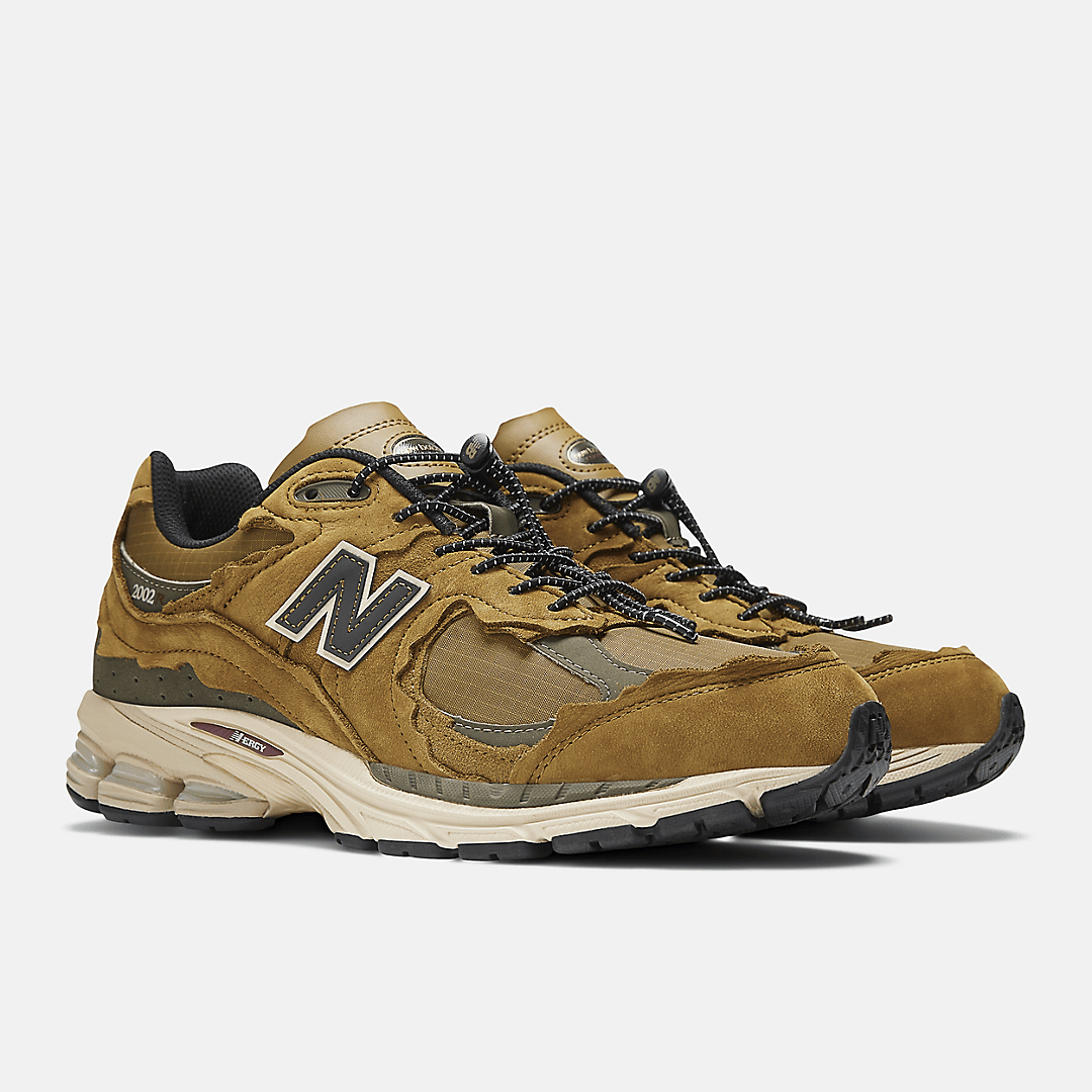 Men's New Balance 2002R High Desert Shoes