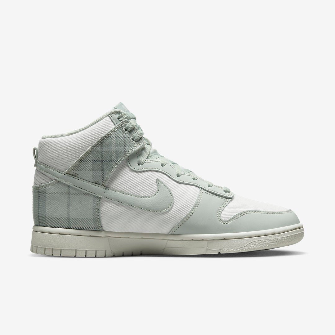 Men's Nike Dunk High Plaid Shoes