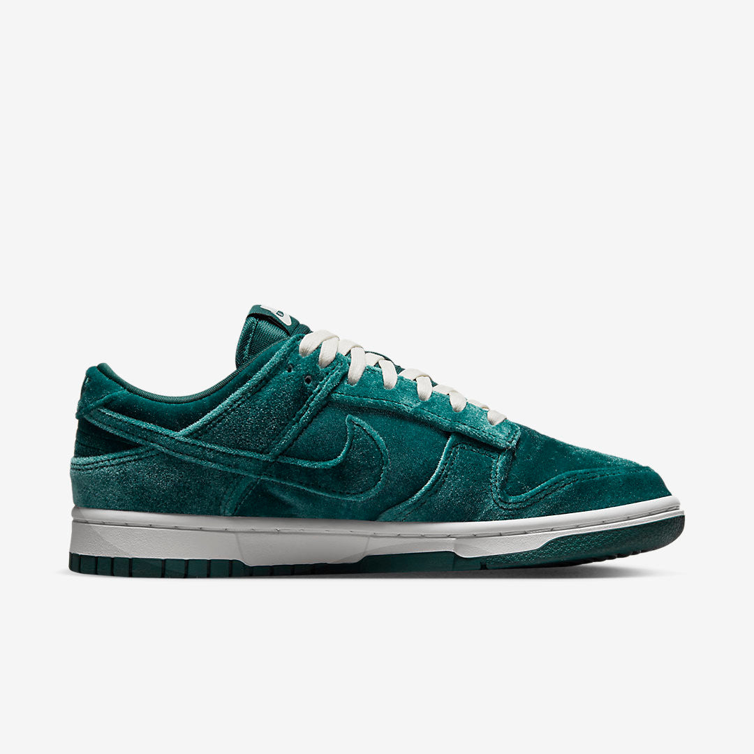 Men's Nike Dunk Low Green Velvet Shoes