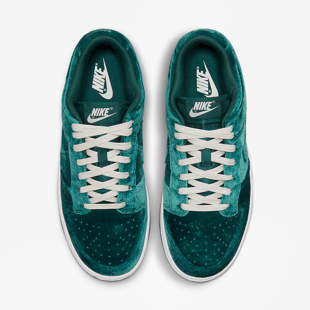 Men's Nike Dunk Low Green Velvet Shoes