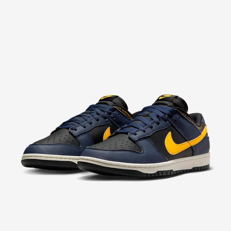 Men's Nike Dunk Low 'Michigan' Shoes