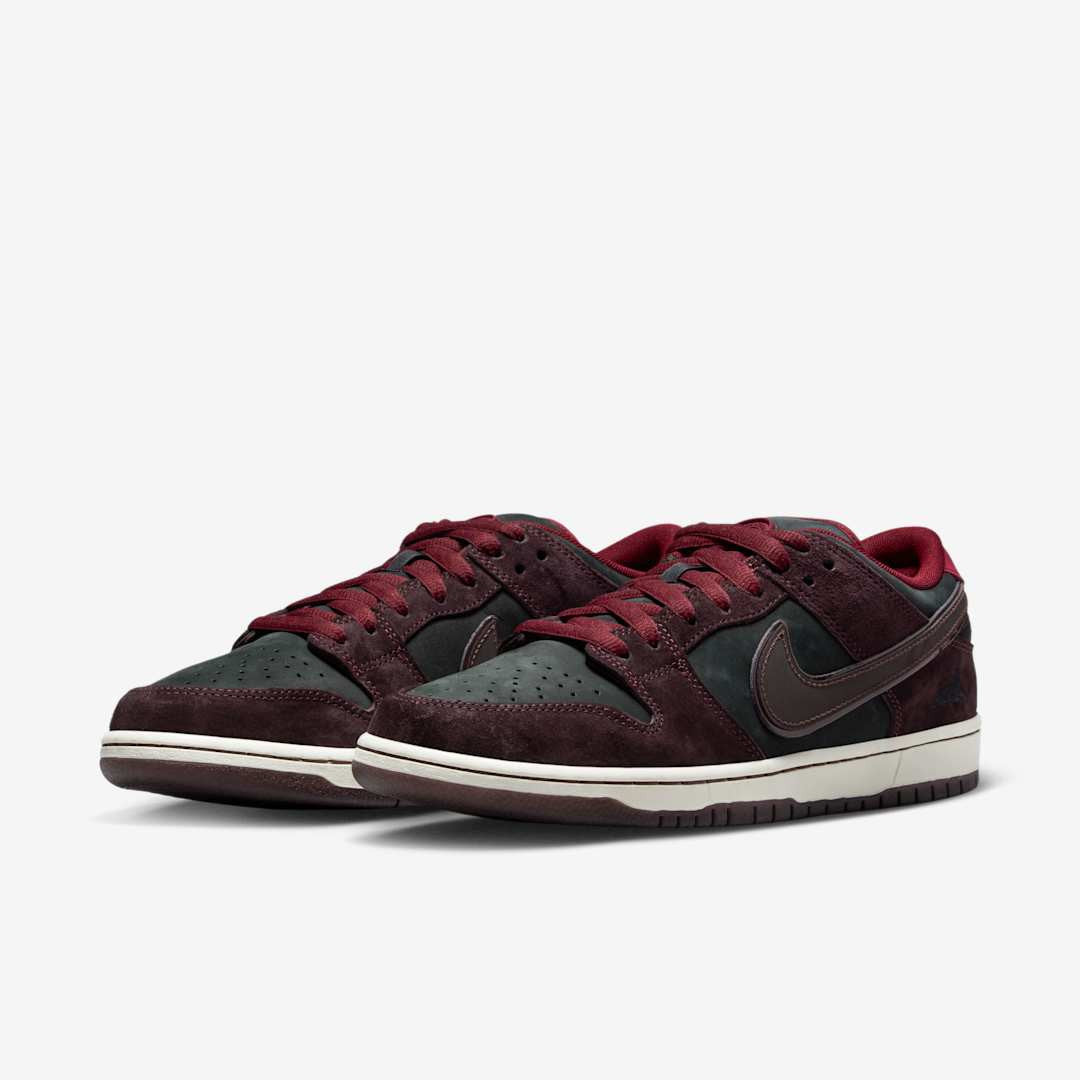 Men's Nike SB Dunk Low 'Mahogany Team Red' Shoes