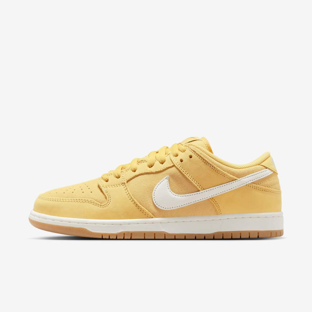 Men's Nike SB Dunk Low 'Saturn Gold' Shoes