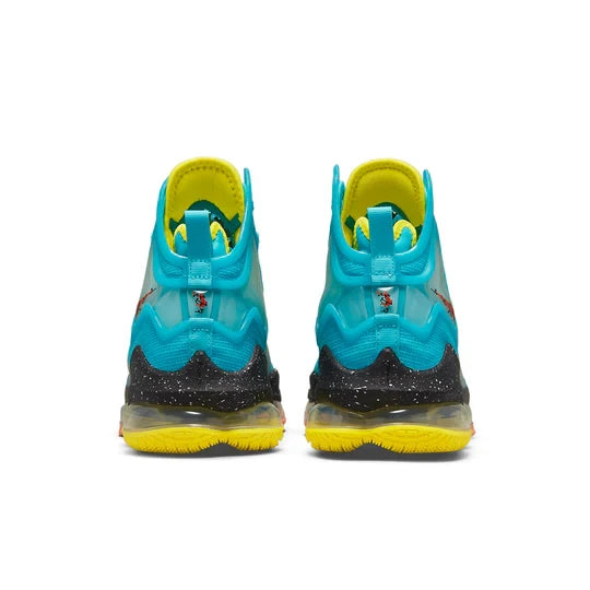 Men's Lebron 19 Christmas Shoes