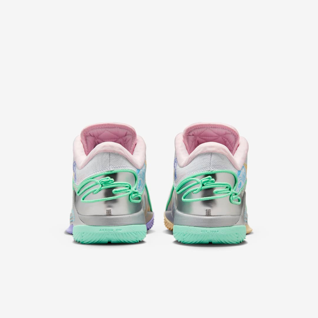 Men's Lebron 22 Currency Shoes