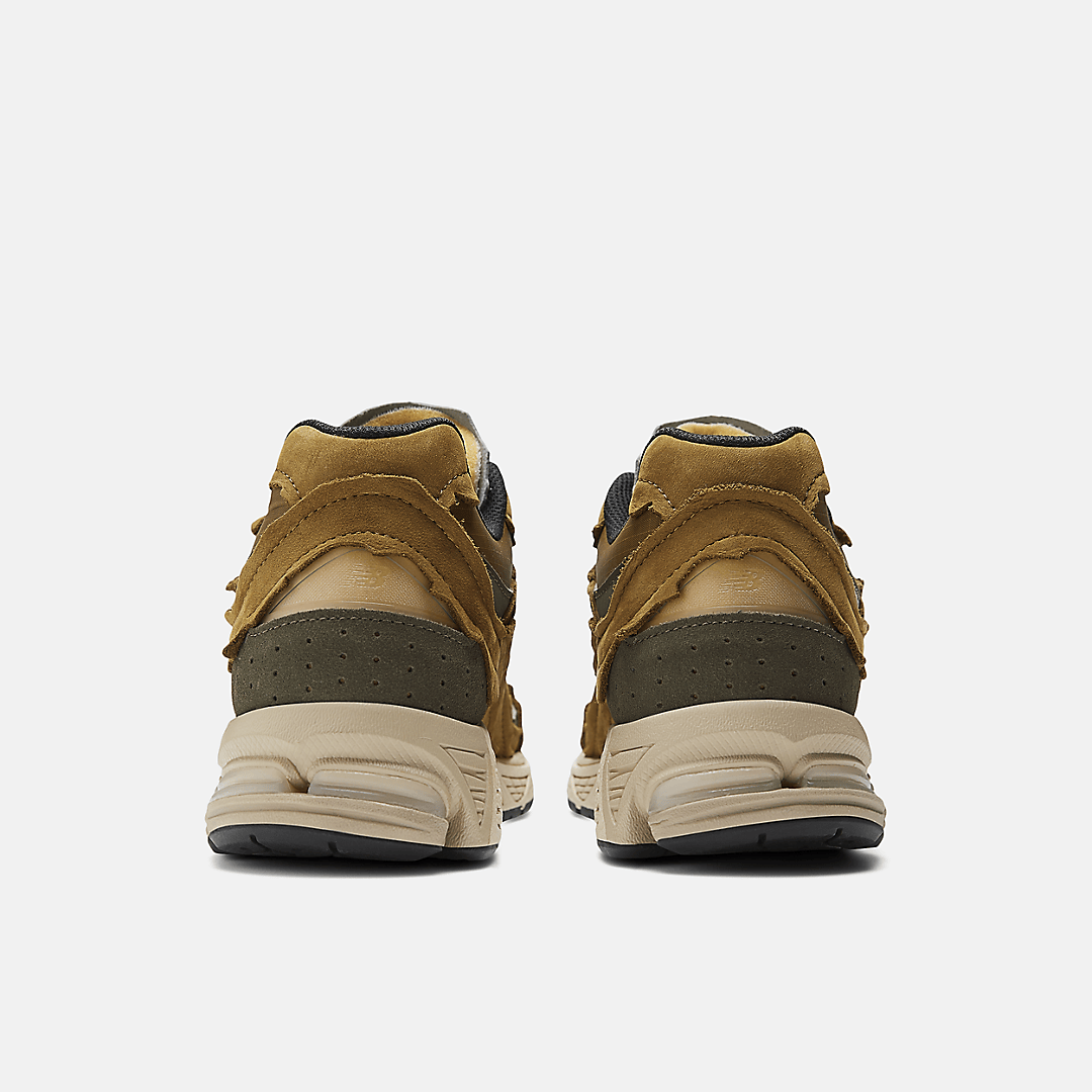 Men's New Balance 2002R High Desert Shoes