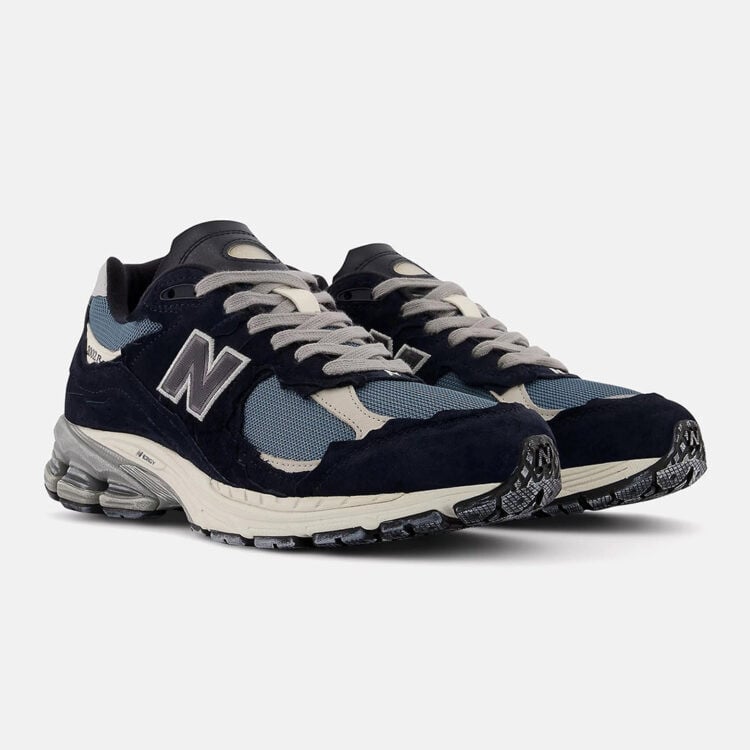 Men's New Balance 2002R Navy Shoes