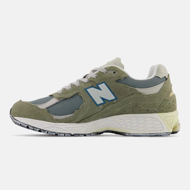 Men's New Balance 2002R Protection Pack Shoes