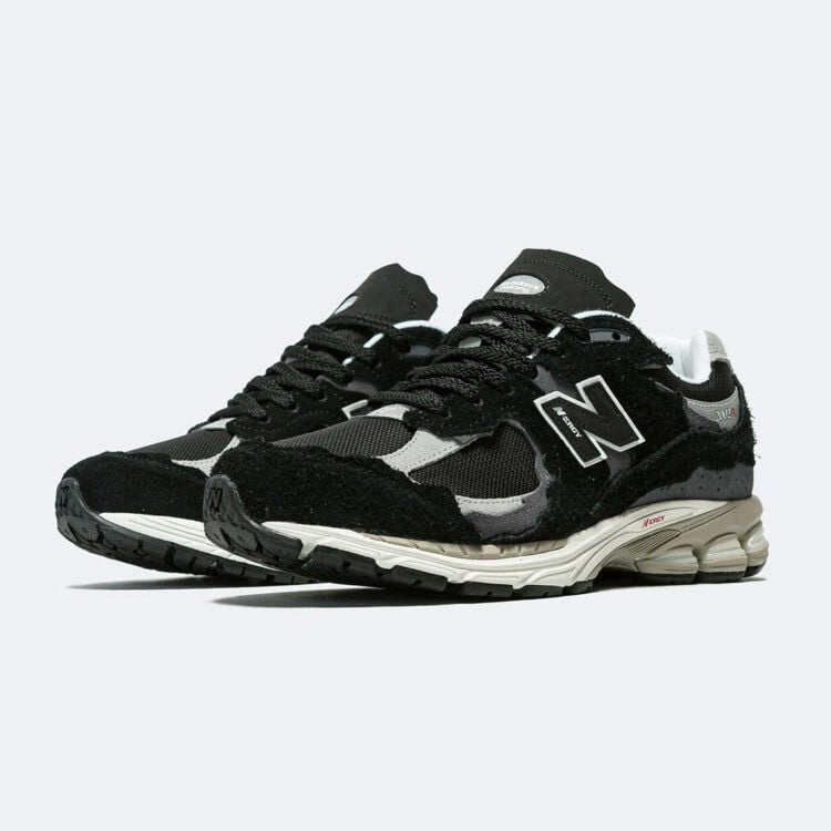 Men's New Balance 2002R Refined Future Shoes