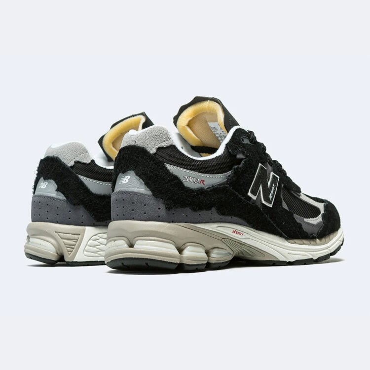 Men's New Balance 2002R Refined Future Shoes