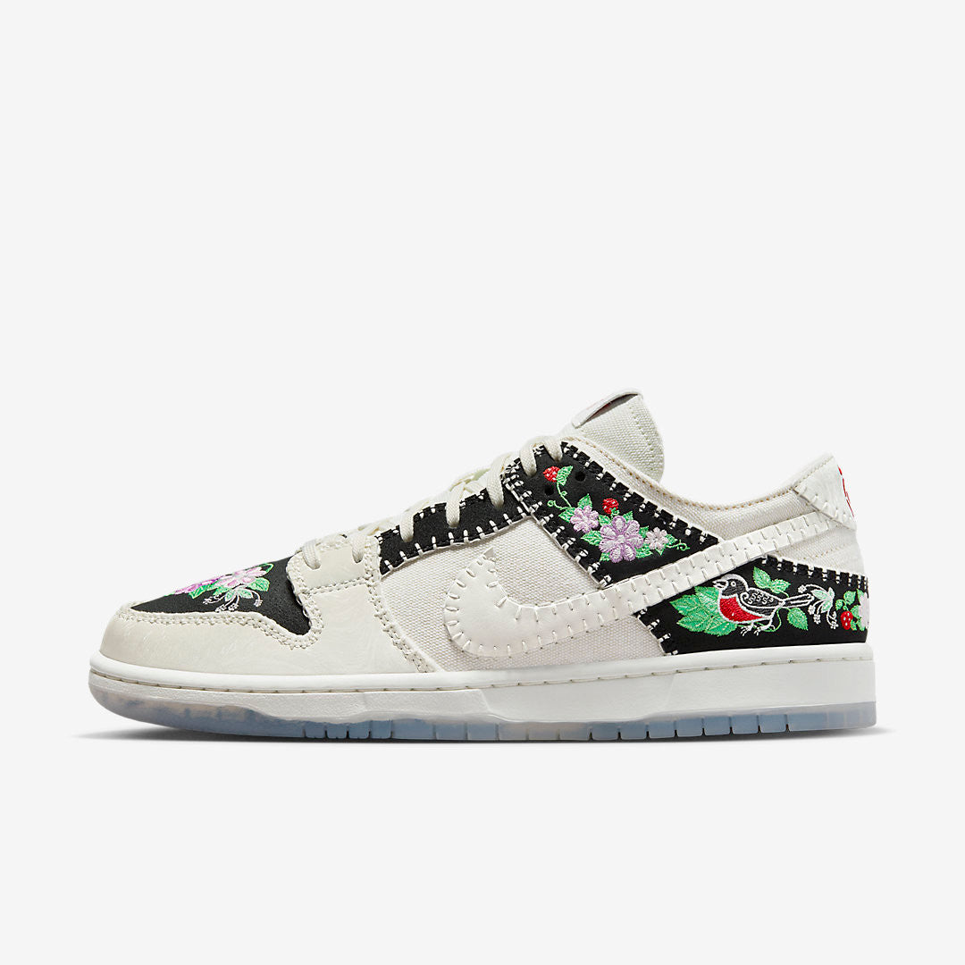 Men's Nike SB Dunk Low 'Black and Sail' Shoes