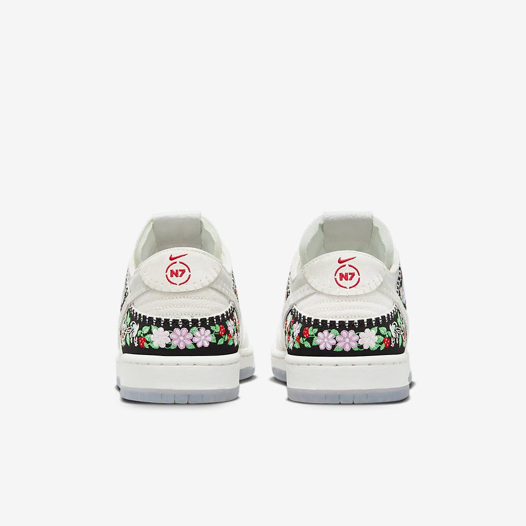 Men's Nike SB Dunk Low 'Black and Sail' Shoes