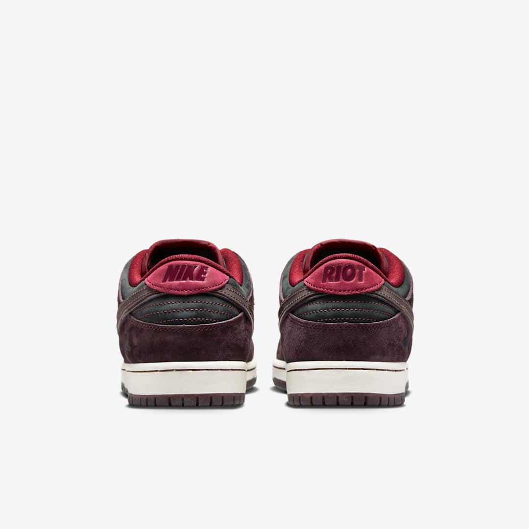 Men's Nike SB Dunk Low 'Mahogany Team Red' Shoes