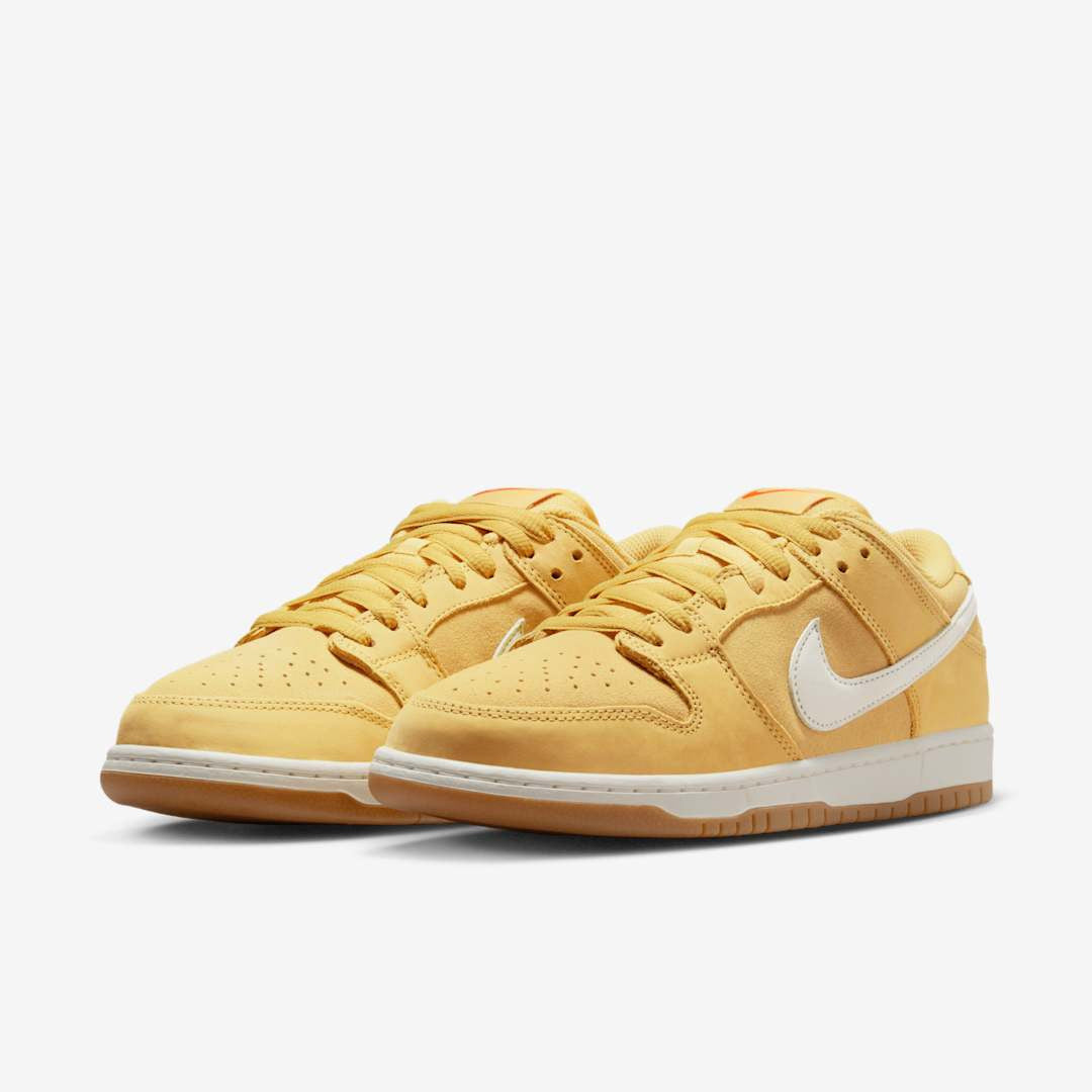 Men's Nike SB Dunk Low 'Saturn Gold' Shoes
